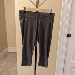 Danskin Now heathered gray cropped leggings with drawstring size s